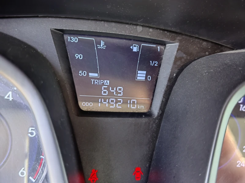 Hyundai Ix20 1.4 CRDi, снимка 9 - Автомобили и джипове - 50525501