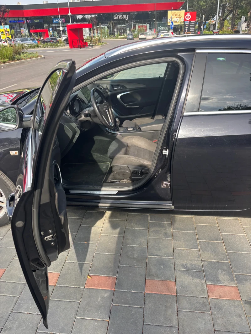 Opel Insignia 2.0 CDTI, снимка 10 - Автомобили и джипове - 51607226