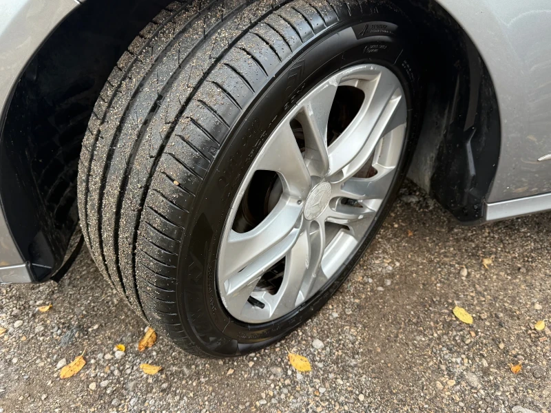 Mercedes-Benz E 250 2.2CDI, снимка 14 - Автомобили и джипове - 52489409