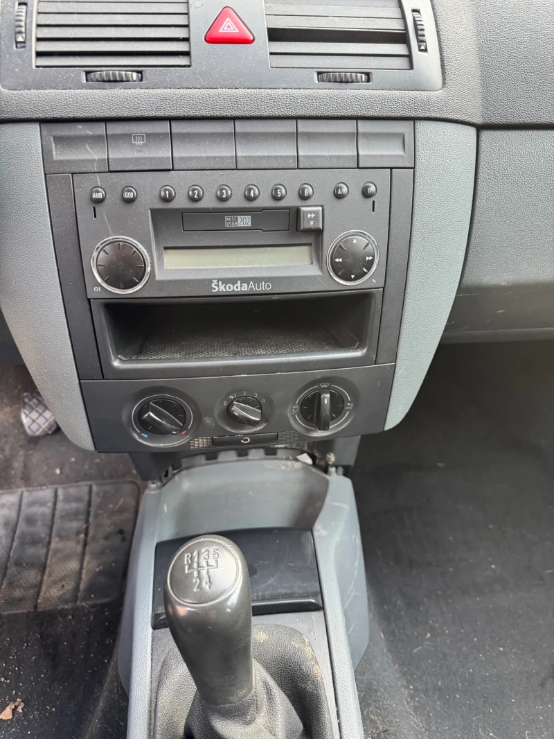 Skoda Fabia, снимка 6 - Автомобили и джипове - 52390314