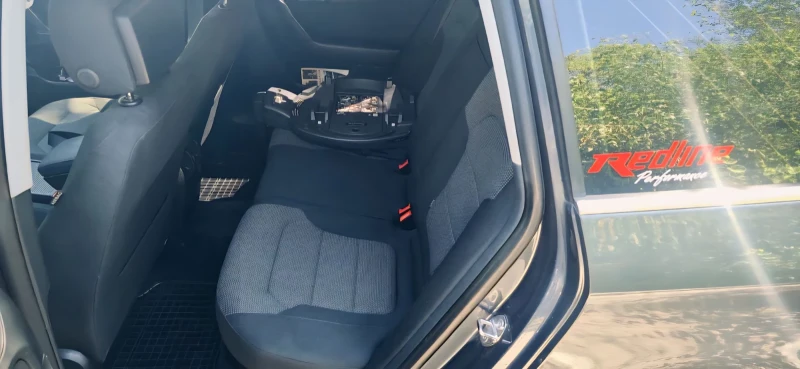 VW Passat 1.6 TDI, снимка 11 - Автомобили и джипове - 52623815