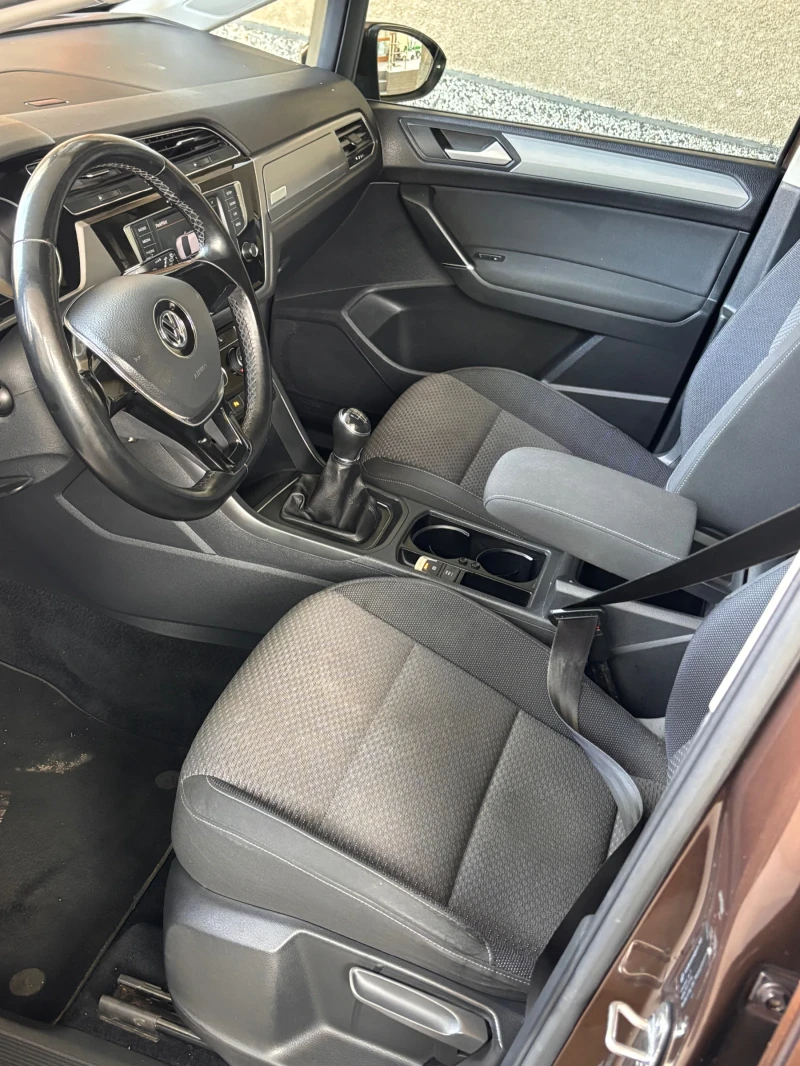 VW Touran, снимка 6 - Автомобили и джипове - 52774015