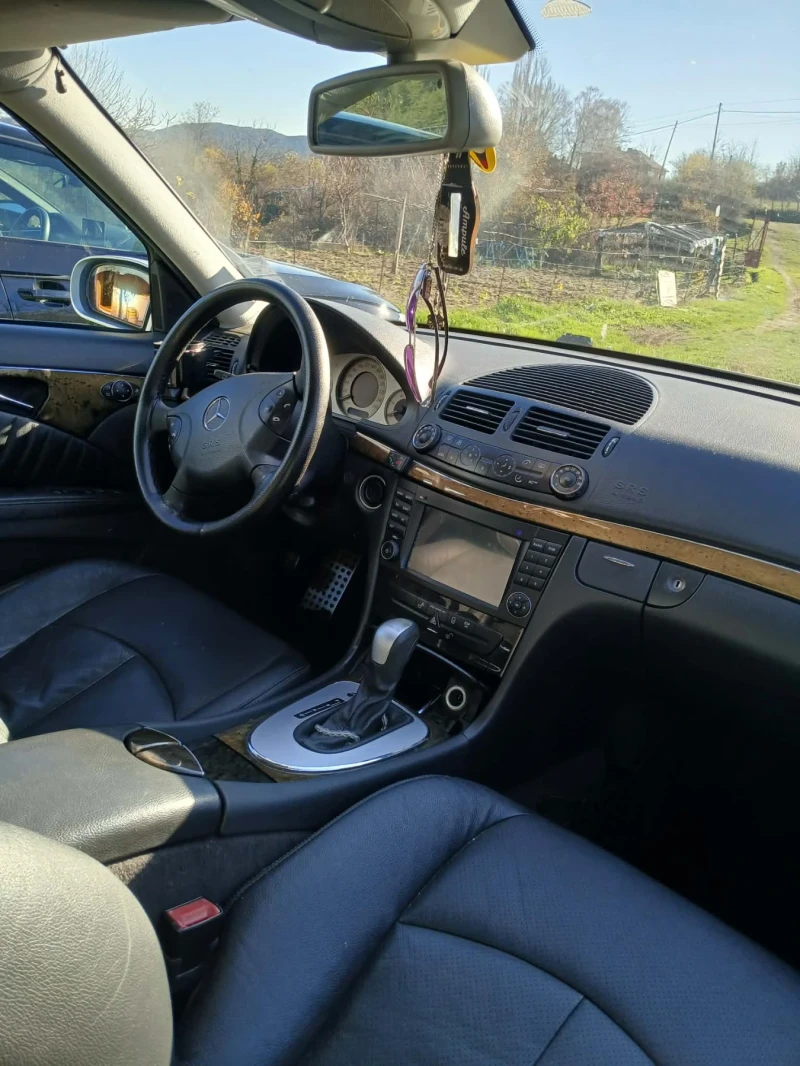 Mercedes-Benz E 270 2.7 CDI, снимка 7 - Автомобили и джипове - 52775578