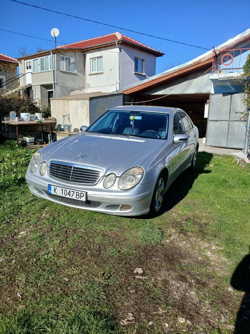 Mercedes-Benz E 270 2.7 CDI, снимка 2 - Автомобили и джипове - 52775578