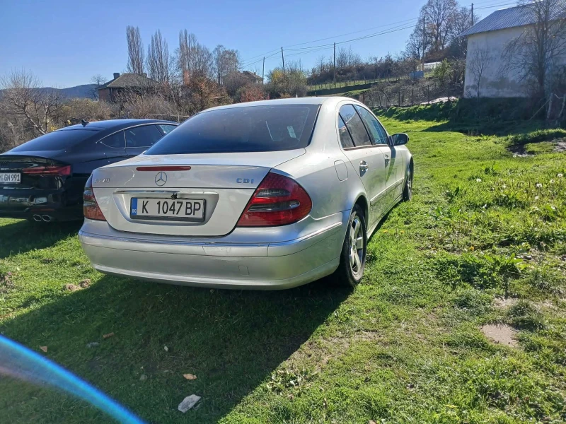 Mercedes-Benz E 270 2.7 CDI, снимка 4 - Автомобили и джипове - 52775578