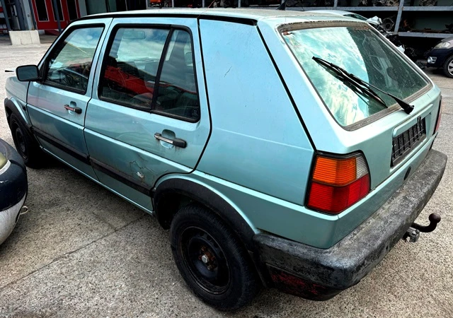 VW Golf 1.6 ГАЗ, снимка 4 - Автомобили и джипове - 54242543