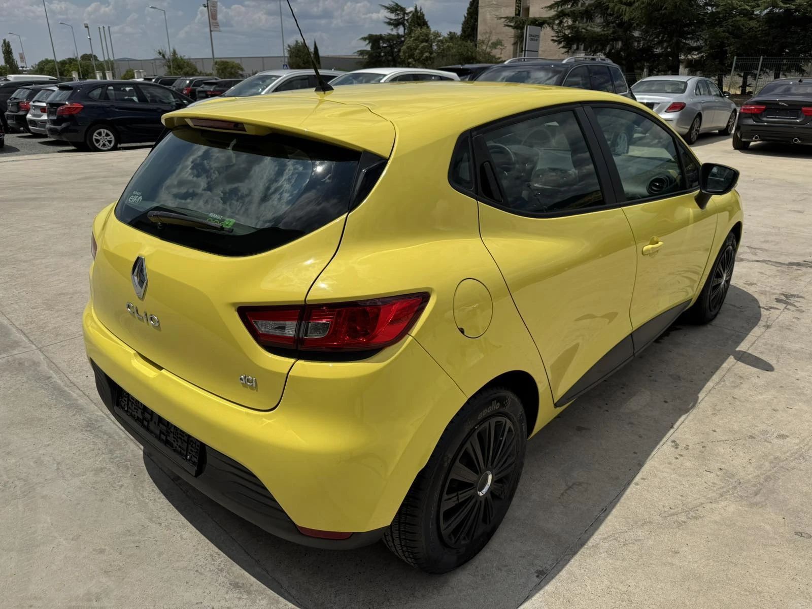 Renault Clio 1.5* 75ps* kлиматик - изображение 5