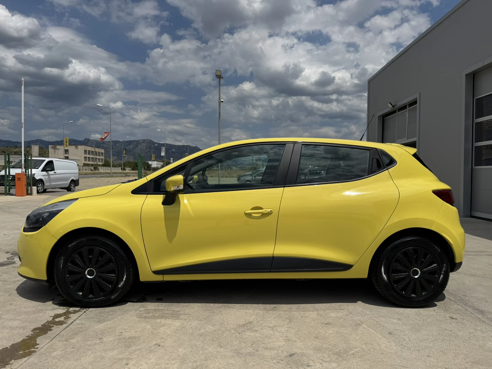 Renault Clio 1.5* 75ps* kлиматик - изображение 2