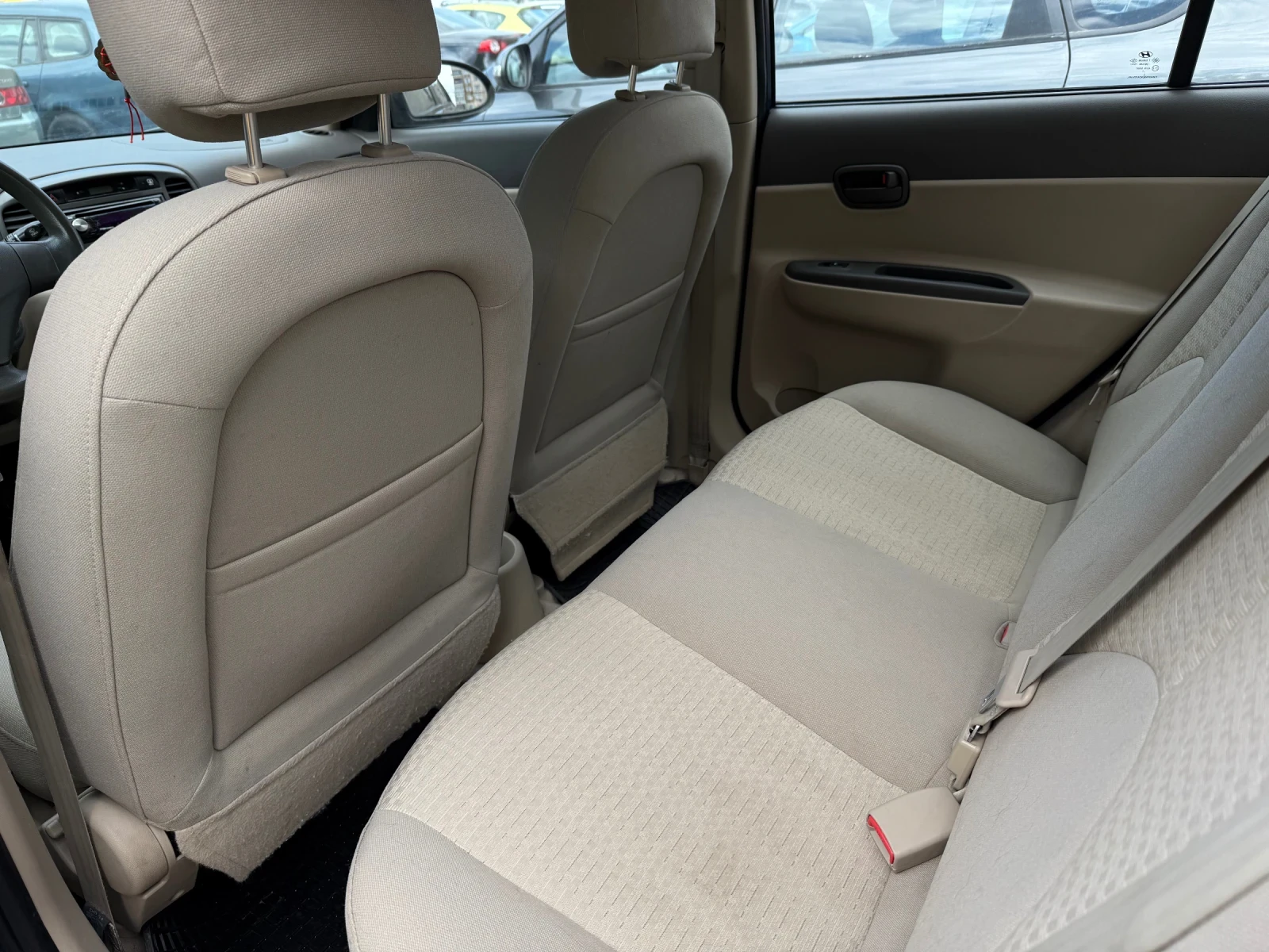 Hyundai Accent 1.4i клима - изображение 8
