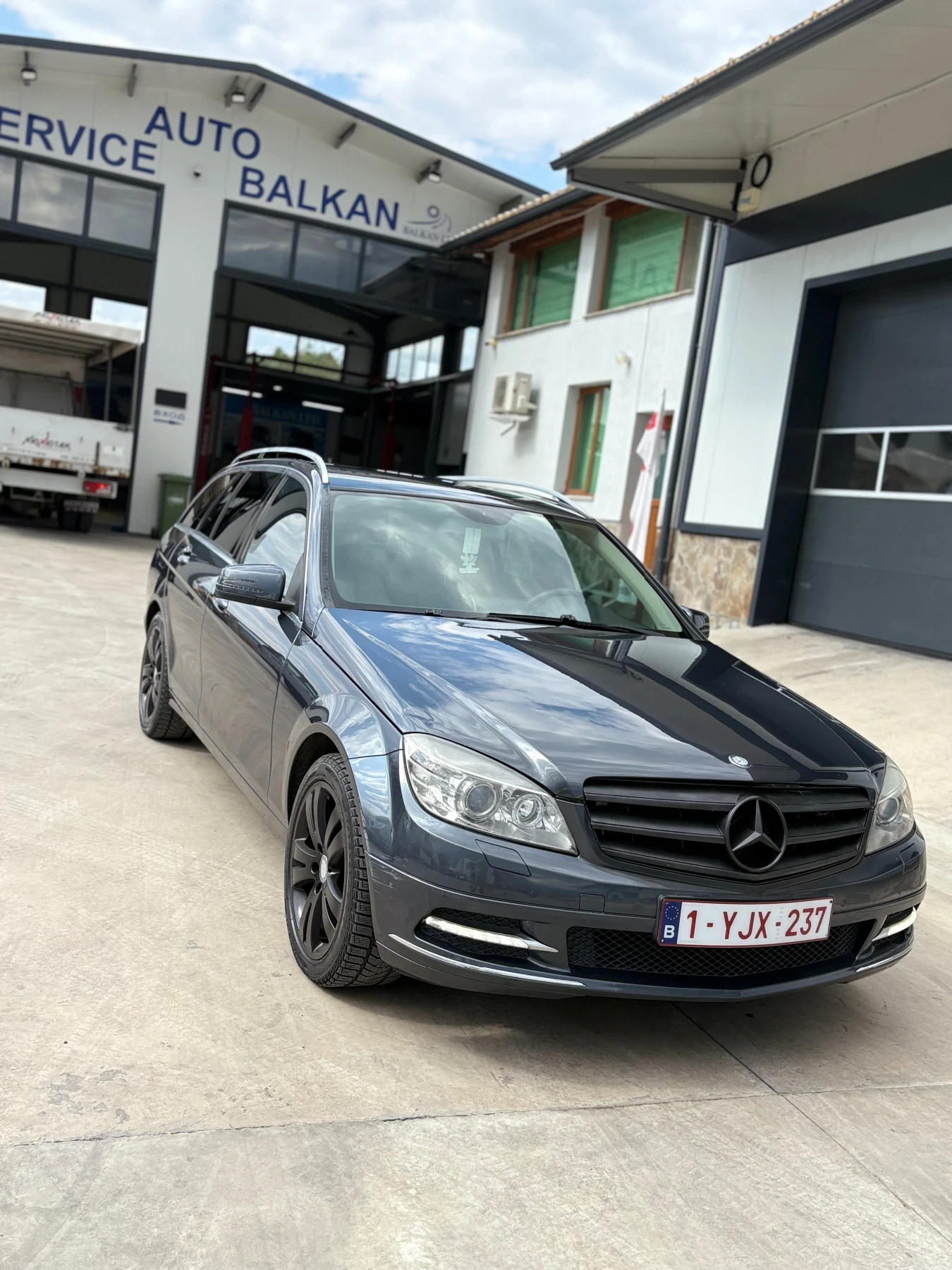 Mercedes-Benz 220  - изображение 6