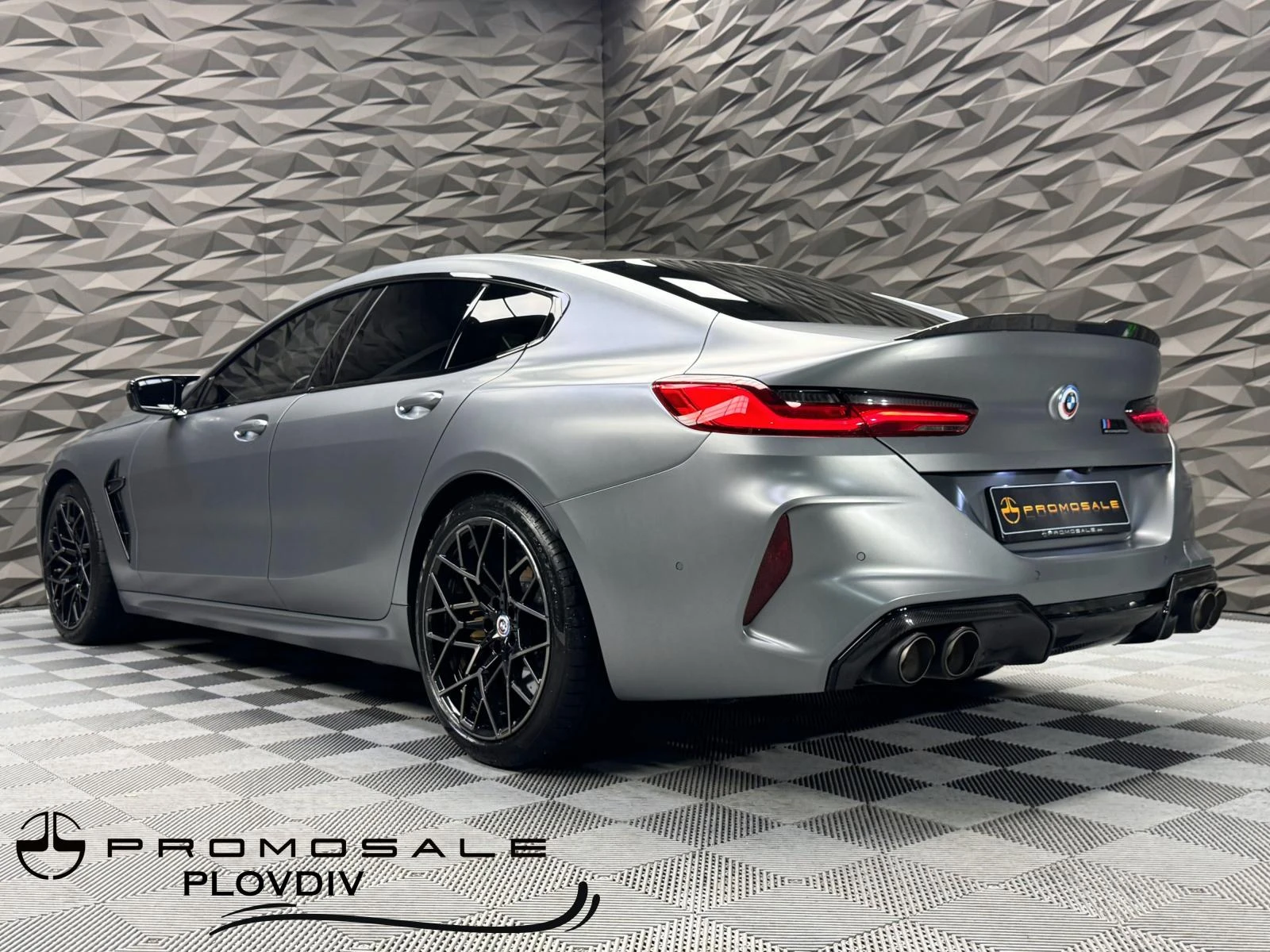 BMW M8 Competition Akrapovic* B&W* 360* Carbon - изображение 3