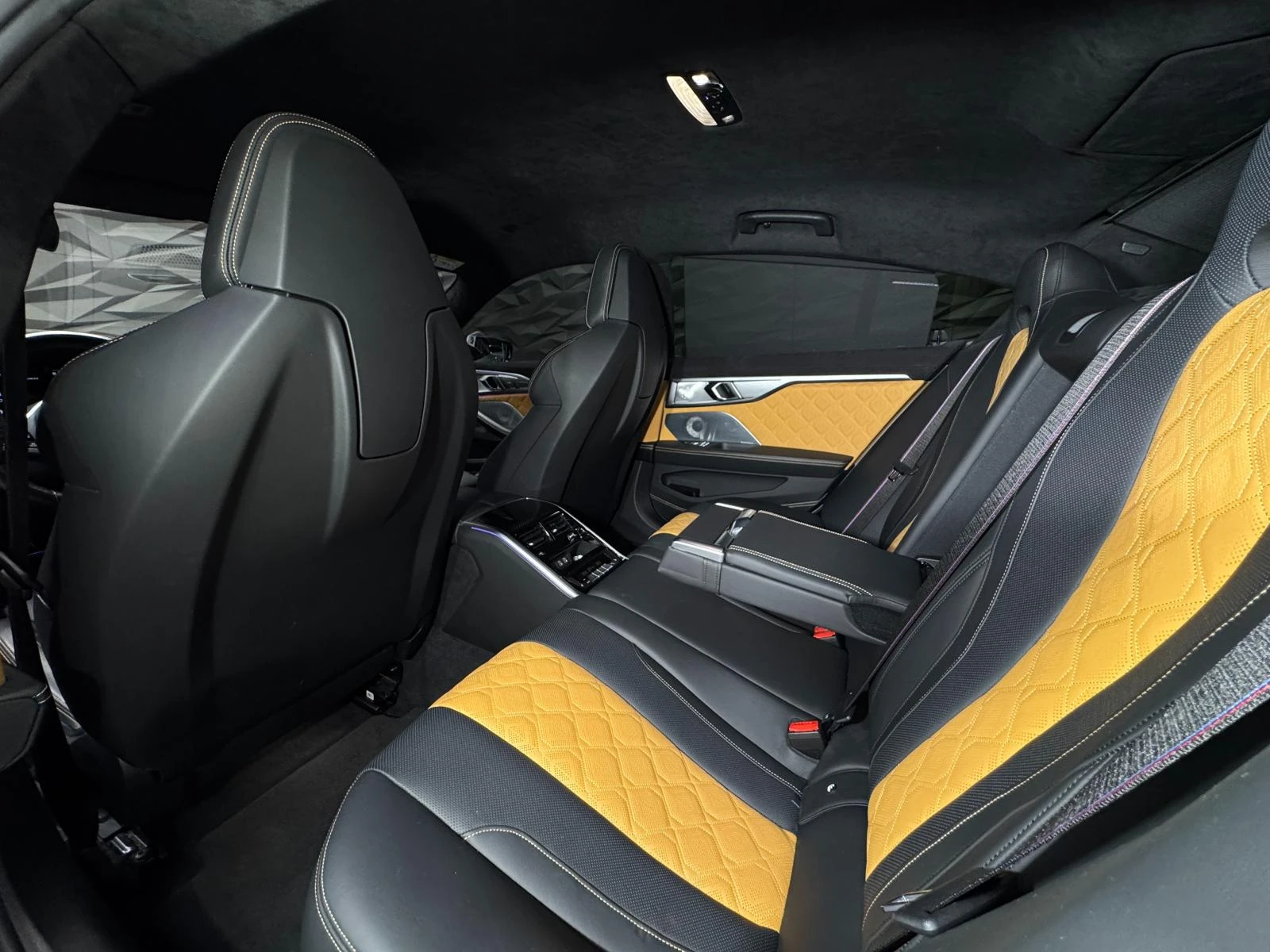 BMW M8 Competition Akrapovic* B&W* 360* Carbon - изображение 8