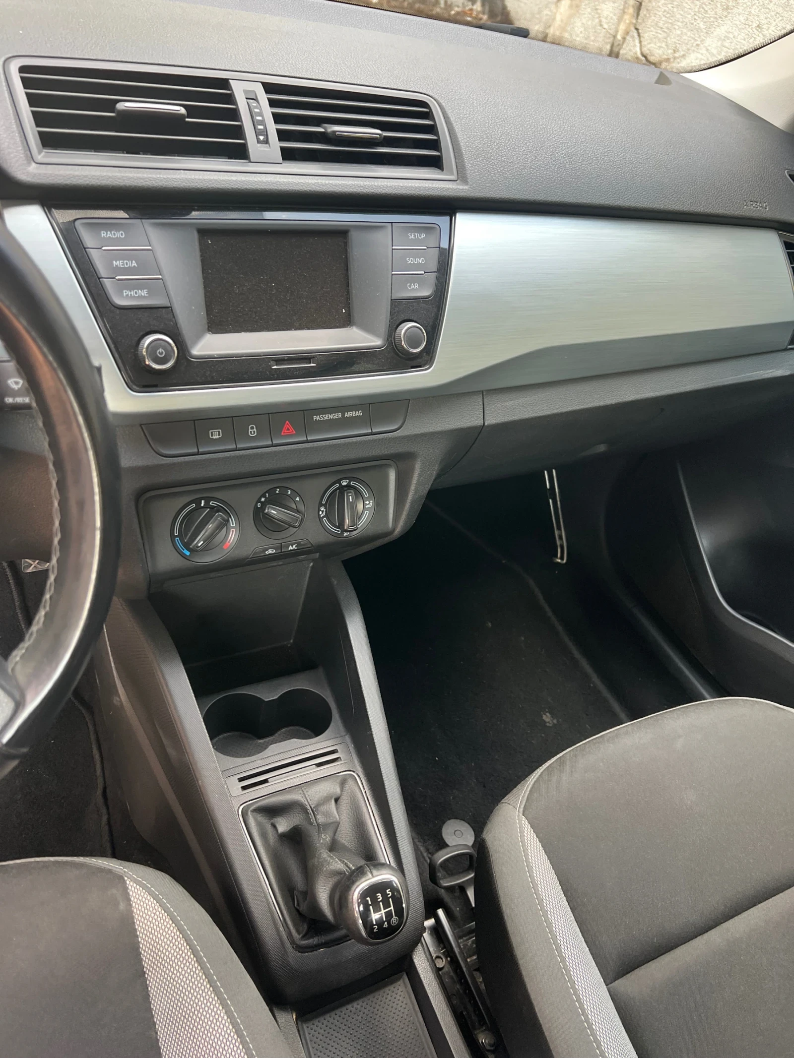 Skoda Fabia MPI, снимка 5 - Автомобили и джипове - 53626910