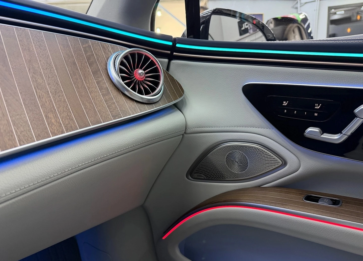 Mercedes-Benz EQS 450+ AMG-Line, снимка 7 - Автомобили и джипове - 54734347
