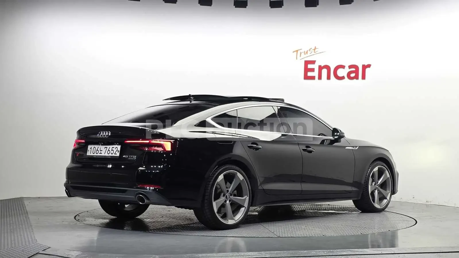 Audi A5 45TFSI PRESTIGE/HEAD UP/360CAM/PANO/360CAM/S-LINE, снимка 2 - Автомобили и джипове - 55237083