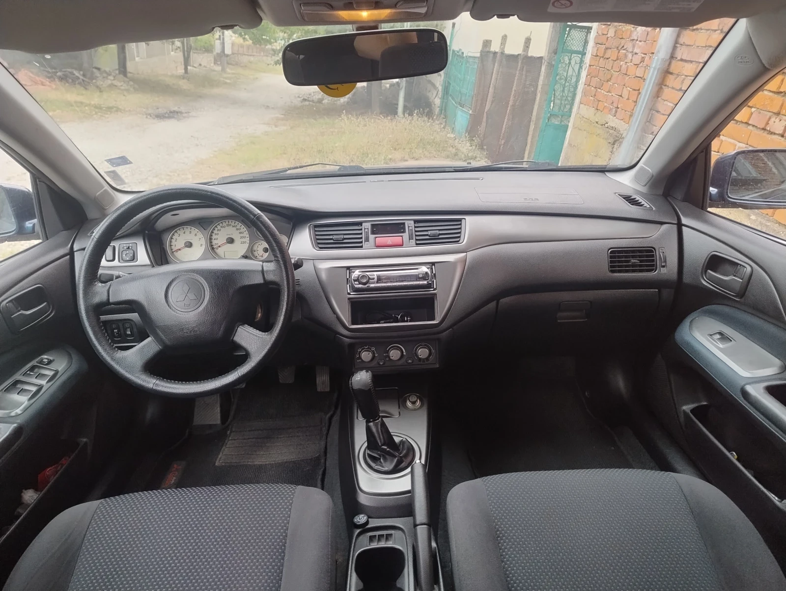Mitsubishi Lancer 1.6i 98, снимка 8 - Автомобили и джипове - 56045575