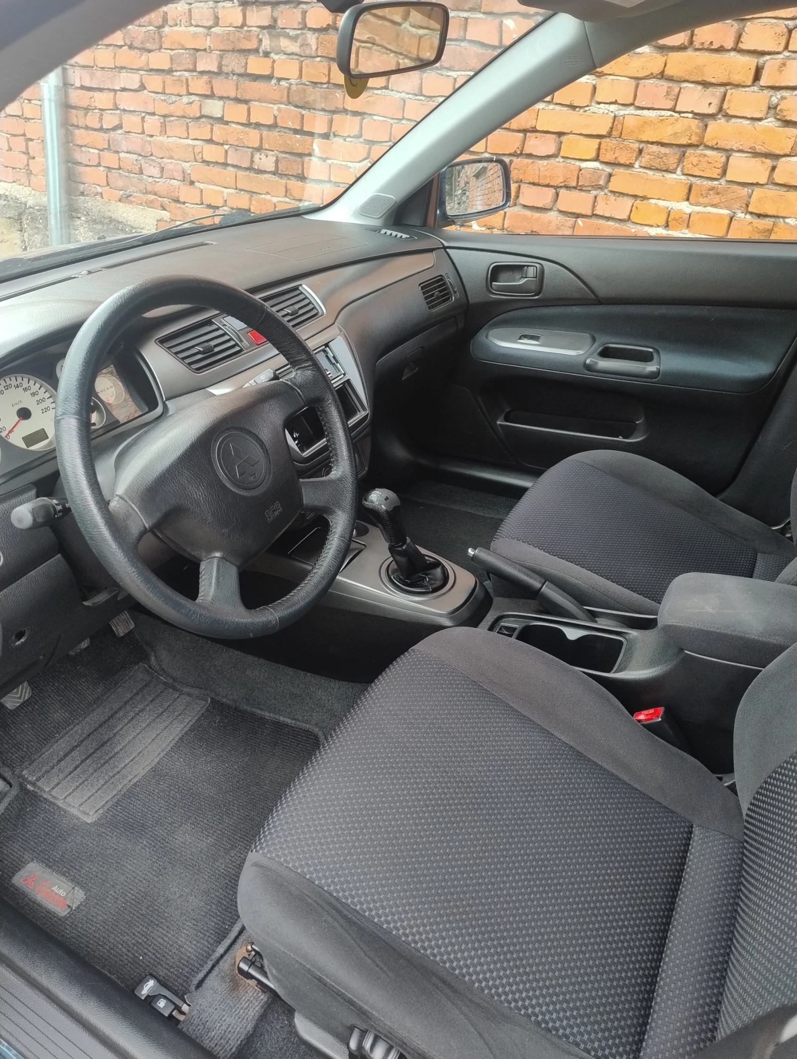 Mitsubishi Lancer 1.6i 98, снимка 10 - Автомобили и джипове - 56045575