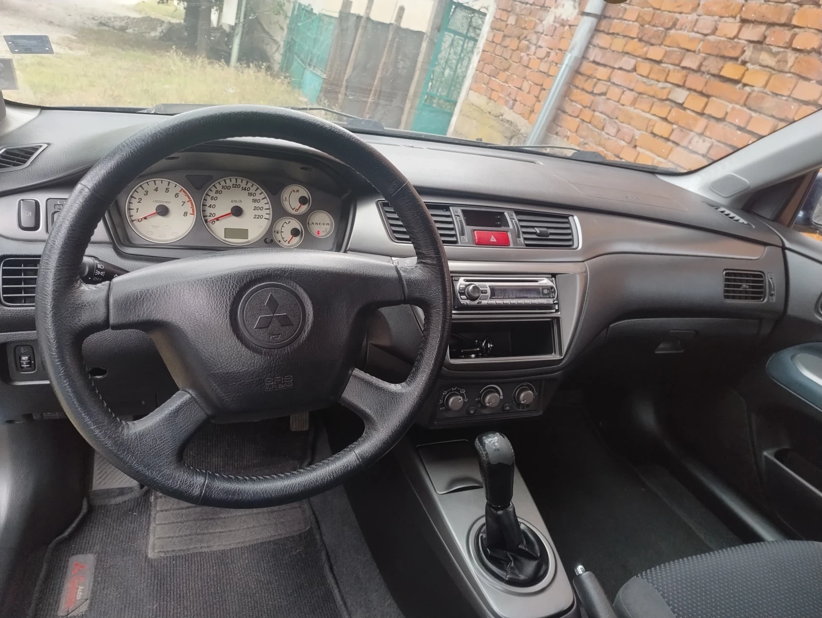 Mitsubishi Lancer 1.6i 98, снимка 9 - Автомобили и джипове - 56045575