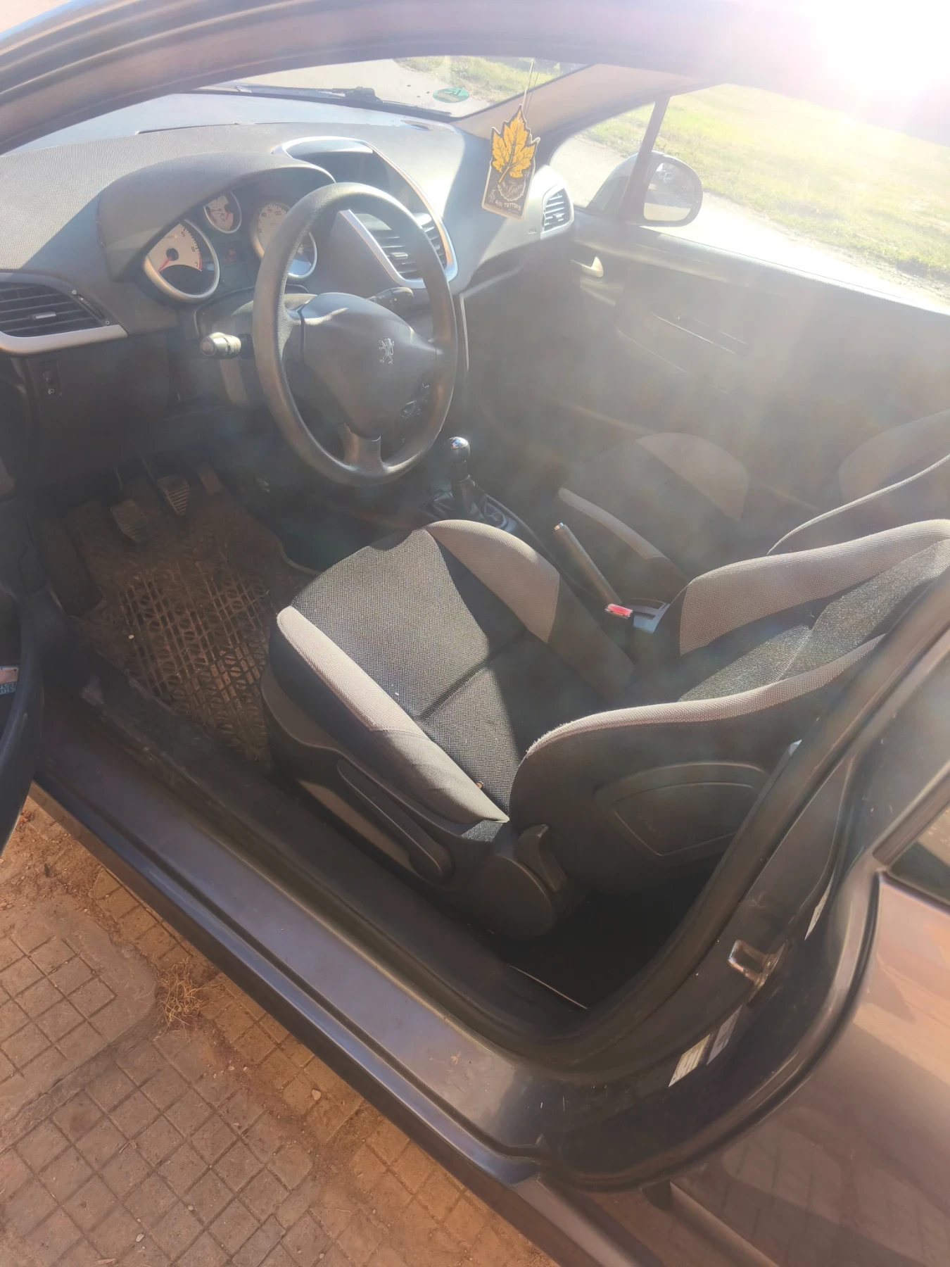 Peugeot 207 1400, снимка 10 - Автомобили и джипове - 56125314