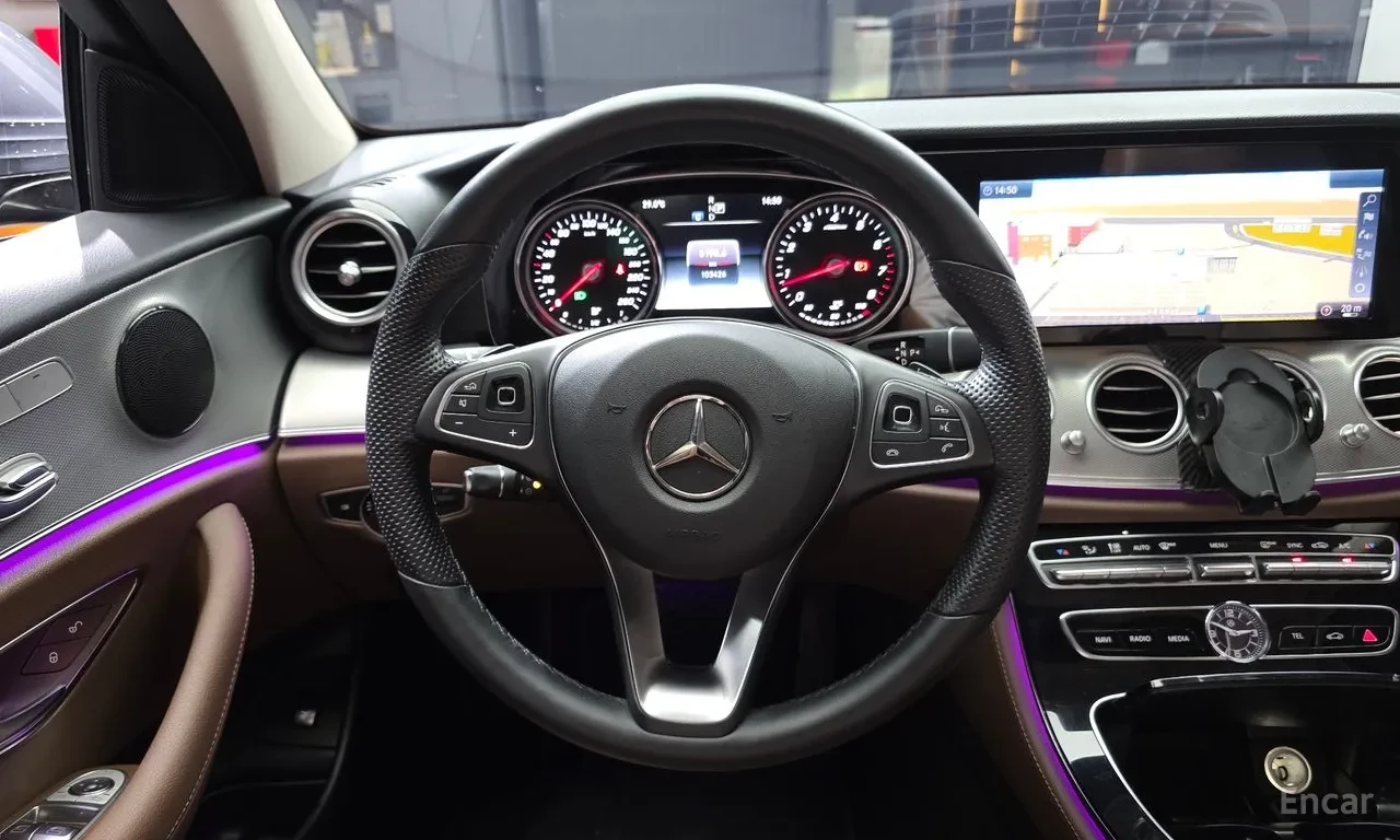 Mercedes-Benz E 200 AVANTGARDE* 360 КАМЕРИ* KEYLESS* КРАЙНА ЦЕНА* , снимка 8 - Автомобили и джипове - 56360873