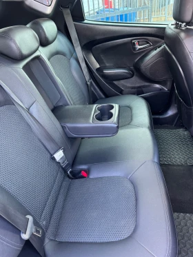 Hyundai IX35 2.0 Crdi Швейцария Фул Екстри ТОП, снимка 16