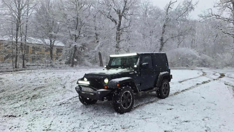 Jeep Wrangler 3.6 Sahara, снимка 1 - Автомобили и джипове - 48654146