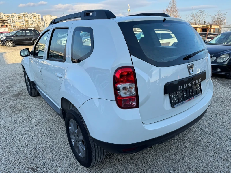 Dacia Duster 1.6 I Gaz, снимка 5 - Автомобили и джипове - 48789420