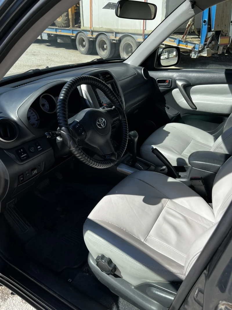 Toyota Rav4 2.0 LPG Avtomat, снимка 11 - Автомобили и джипове - 49430453