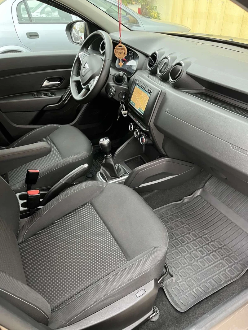 Dacia Duster, снимка 9 - Автомобили и джипове - 52937618