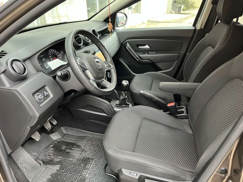 Dacia Duster, снимка 10 - Автомобили и джипове - 52937618
