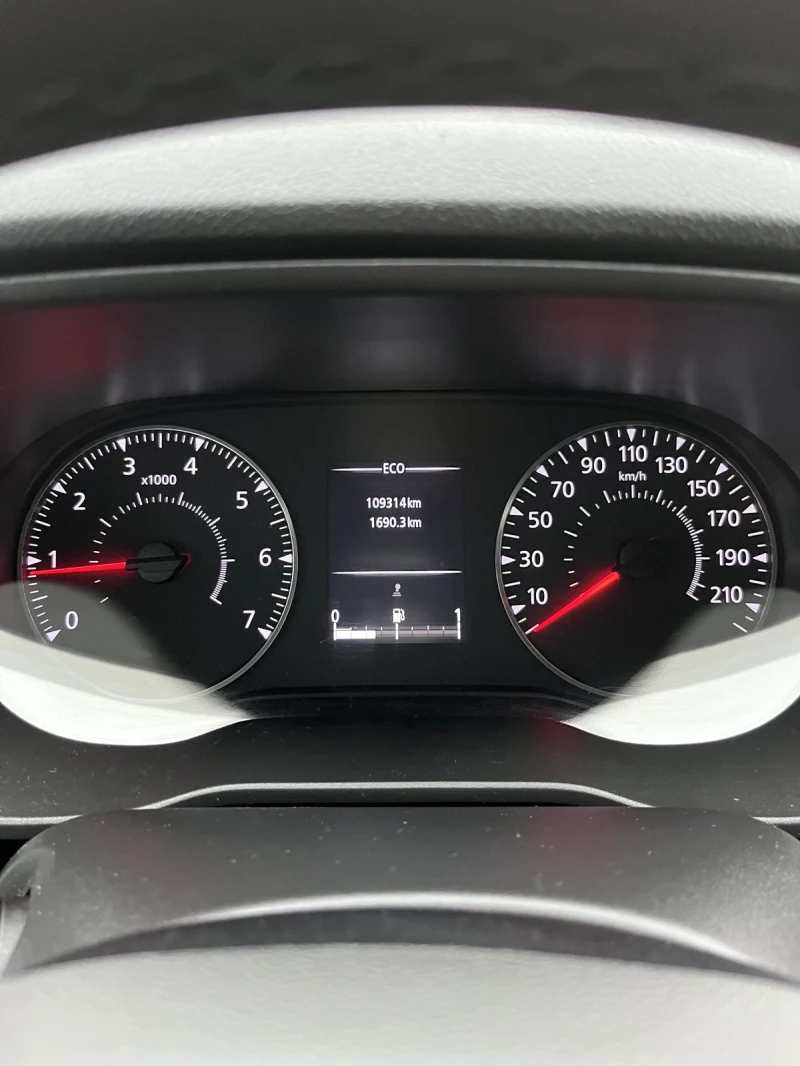 Dacia Duster, снимка 8 - Автомобили и джипове - 52937618