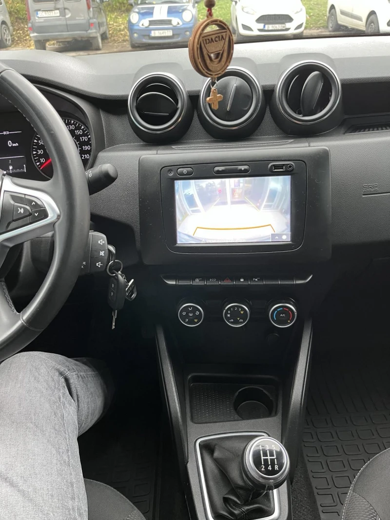 Dacia Duster, снимка 11 - Автомобили и джипове - 52937618