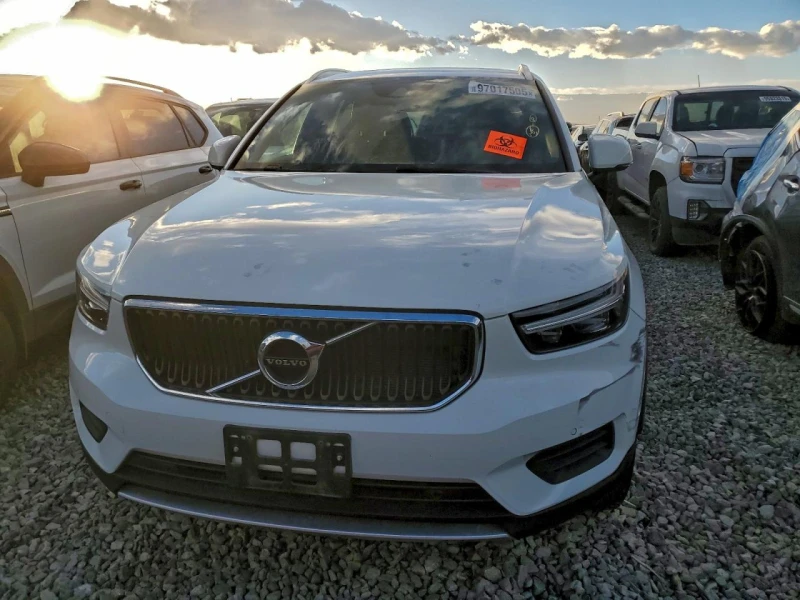 Volvo XC40 MOMENTUM, снимка 6 - Автомобили и джипове - 53058006