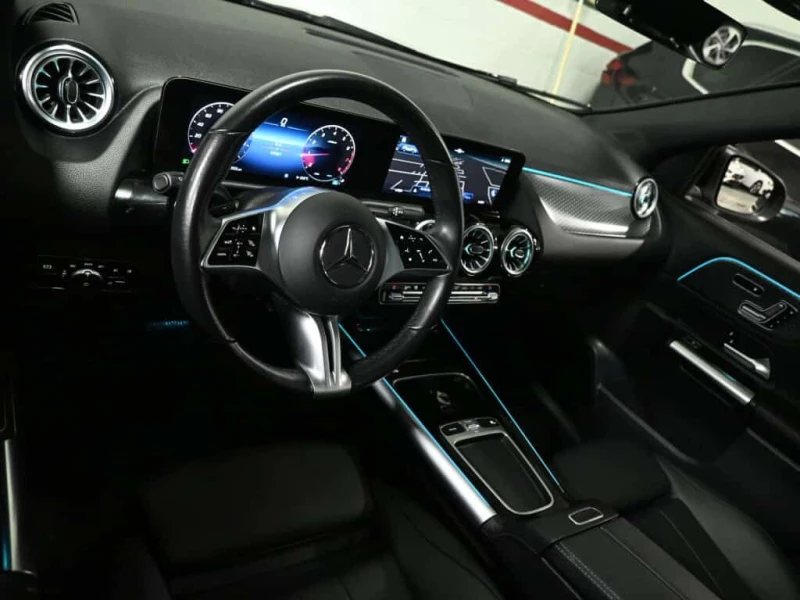 Mercedes-Benz GLA * 250 4MATIC No Accident Navigation Panoramic Roof, снимка 10 - Автомобили и джипове - 53538061