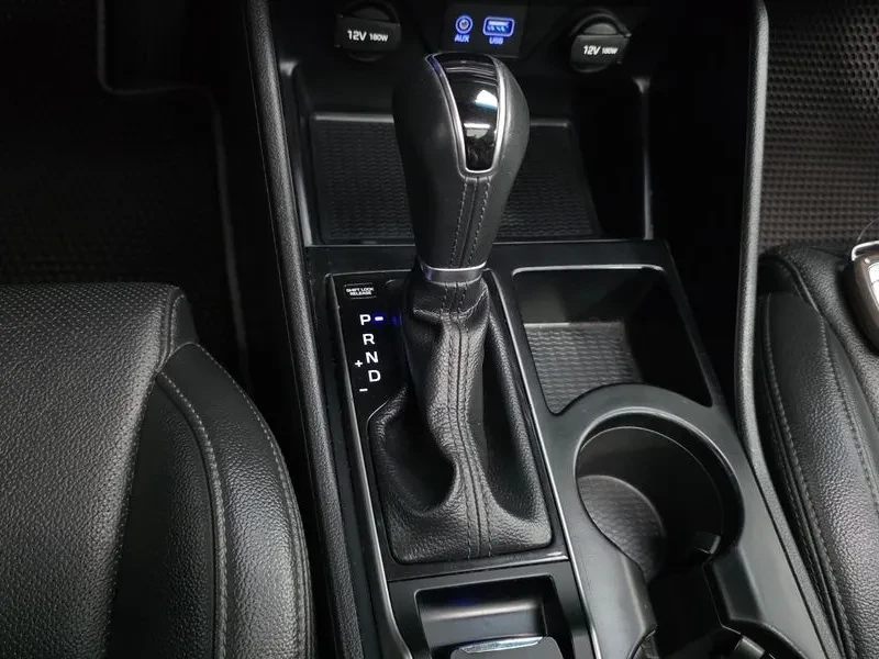 Hyundai Tucson 2.0 - САМО 30% АВАНС, снимка 9 - Автомобили и джипове - 56065940