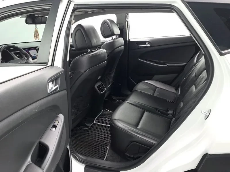 Hyundai Tucson 2.0 - САМО 30% АВАНС, снимка 12 - Автомобили и джипове - 56065940