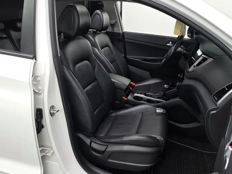 Hyundai Tucson 2.0 - САМО 30% АВАНС, снимка 11 - Автомобили и джипове - 56065940