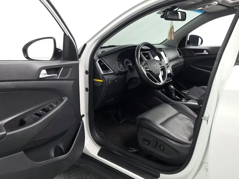 Hyundai Tucson 2.0 - САМО 30% АВАНС, снимка 10 - Автомобили и джипове - 56065940