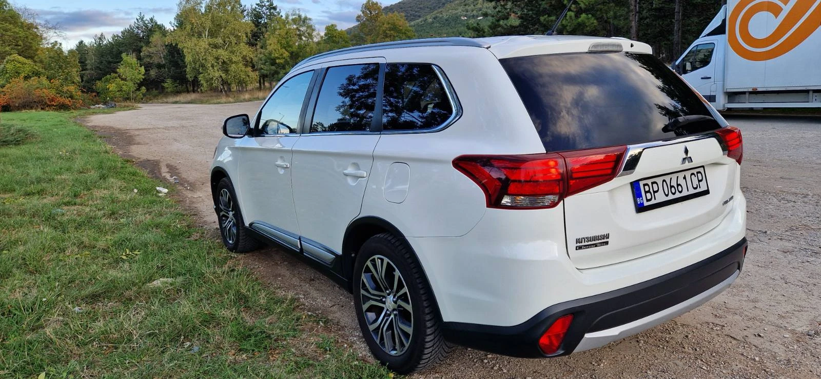 Mitsubishi Outlander 2.2did 4x4 - изображение 3