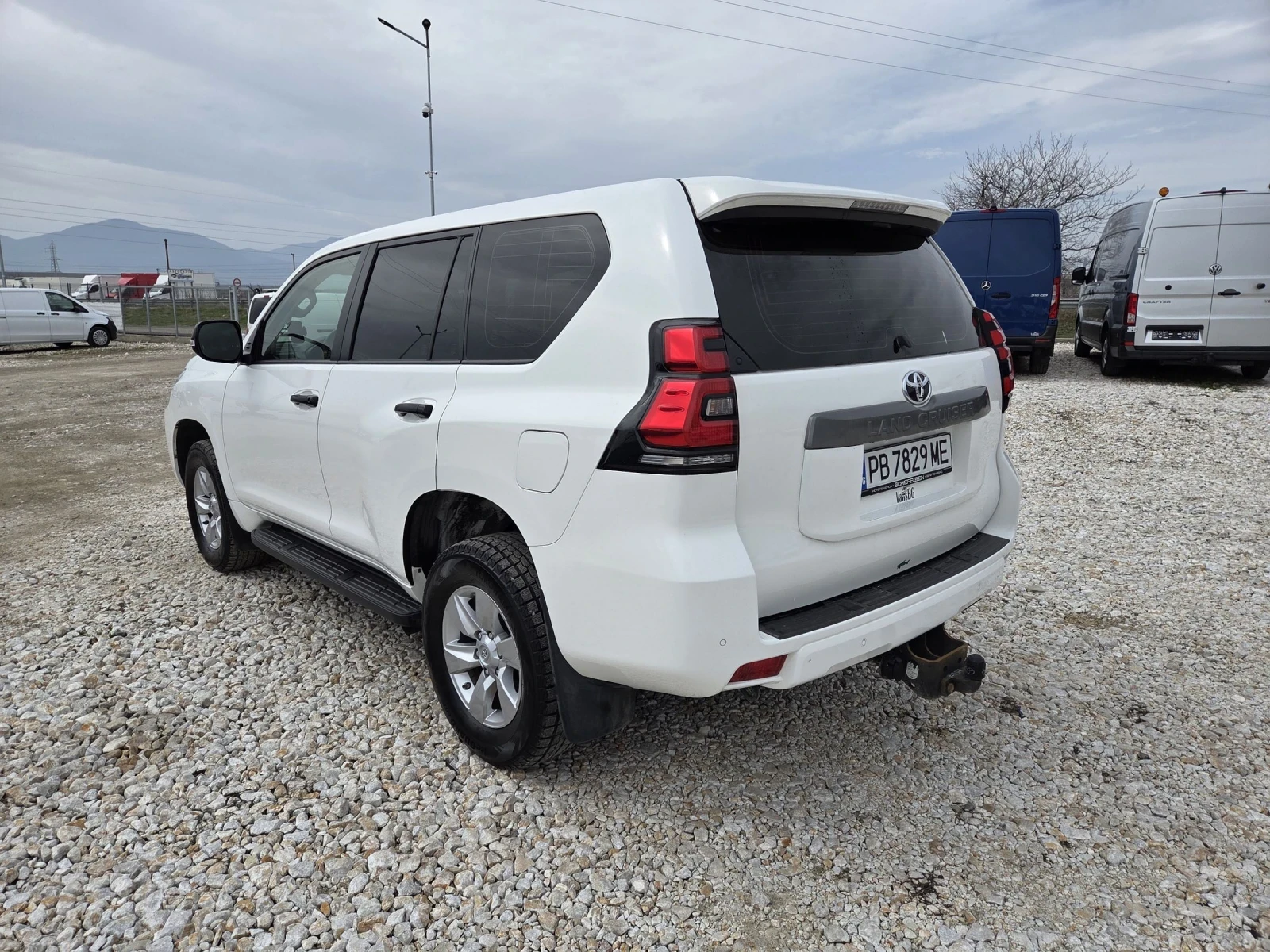 Toyota Land cruiser 2.8, D-4D, Comfort - изображение 5