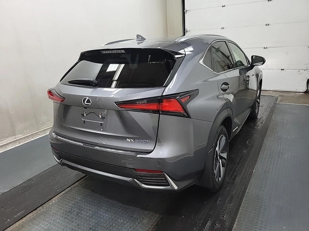 Lexus NX 300h * АвтоКредит*  - изображение 4