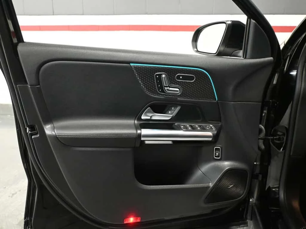 Mercedes-Benz GLA * 250 4MATIC No Accident Navigation Panoramic Roof - изображение 9