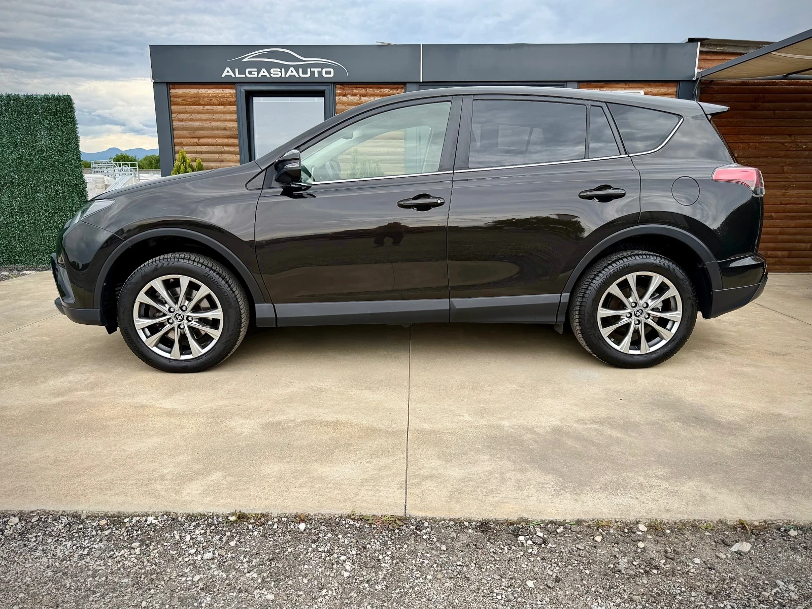 Toyota Rav4 2.0 VALVEMATIC* AWD* FACELIFT, снимка 2 - Автомобили и джипове - 54609488
