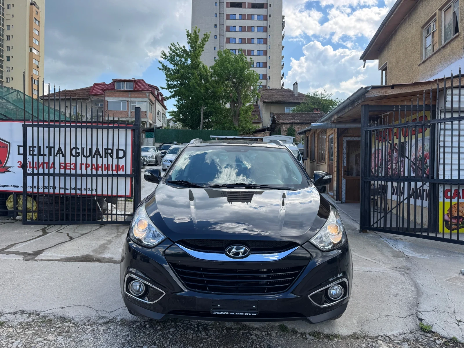 Hyundai IX35 2.0 Crdi Швейцария Фул Екстри ТОП, снимка 2 - Автомобили и джипове - 54661419