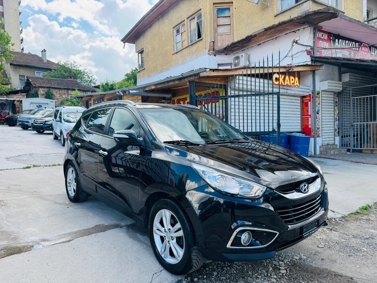 Hyundai IX35 2.0 Crdi Швейцария Фул Екстри ТОП, снимка 3 - Автомобили и джипове - 54661419
