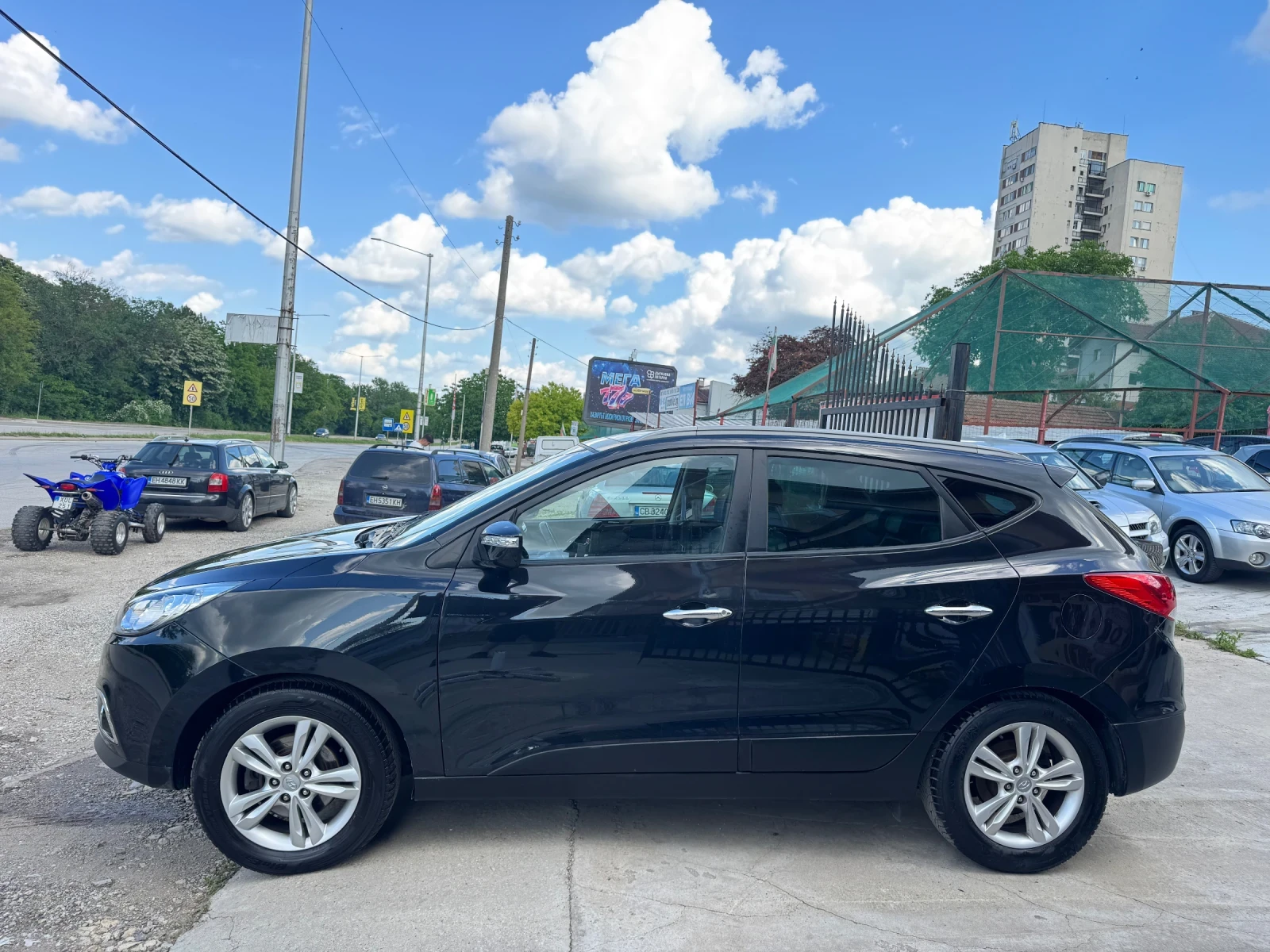 Hyundai IX35 2.0 Crdi Швейцария Фул Екстри ТОП, снимка 8 - Автомобили и джипове - 54661419