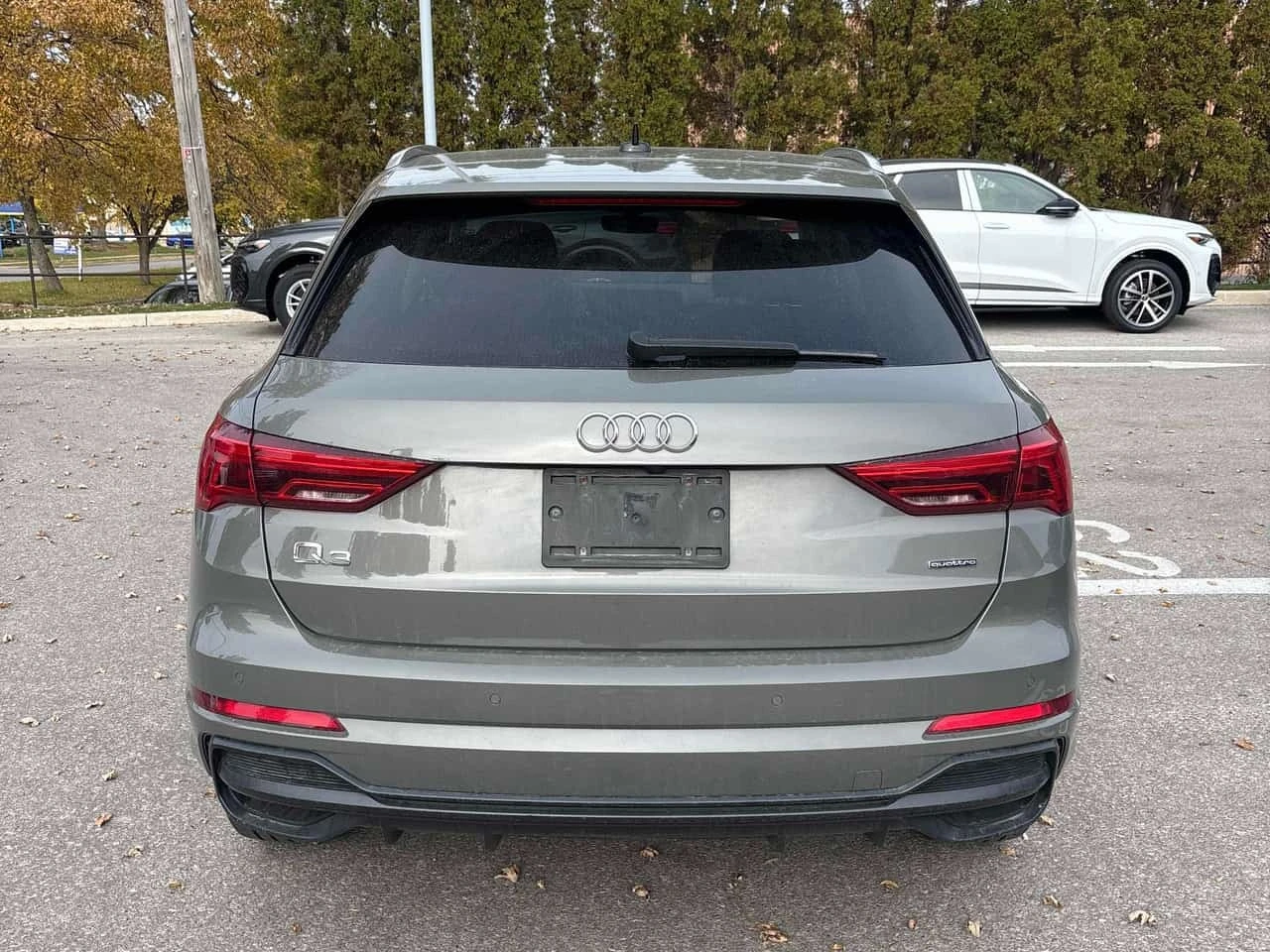 Audi Q3 * Progressiv * CARFAX * ЦЕНА ДО БГ, снимка 4 - Автомобили и джипове - 56684489