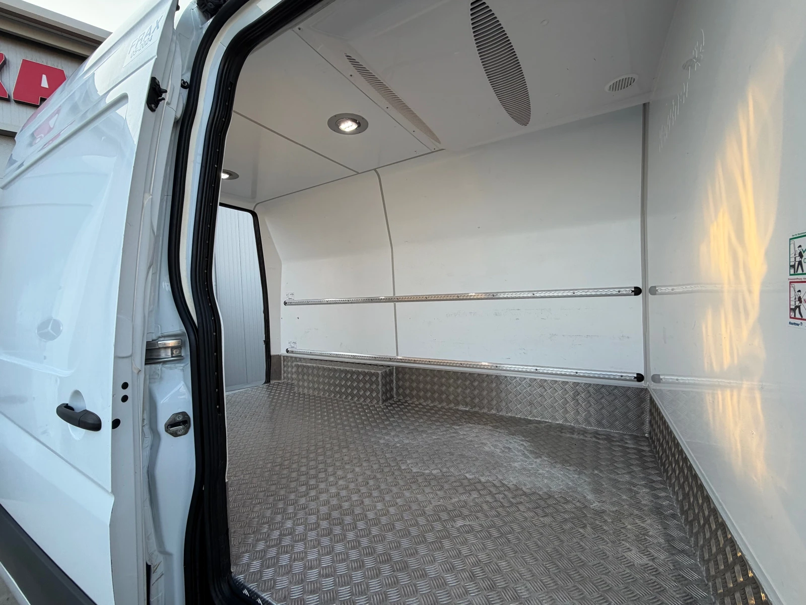 Mercedes-Benz Sprinter 316 EURO6!ХЛАДИЛЕН!ТОПFULL!, снимка 10 - Бусове и автобуси - 53829129