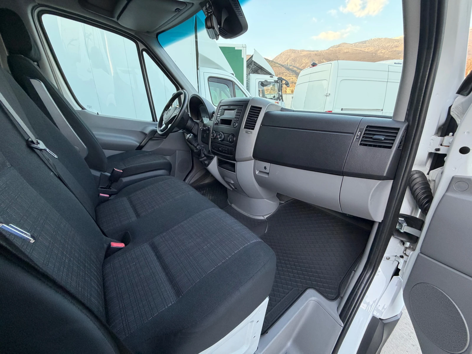 Mercedes-Benz Sprinter 316 EURO6!ХЛАДИЛЕН!ТОПFULL!, снимка 11 - Бусове и автобуси - 53829129