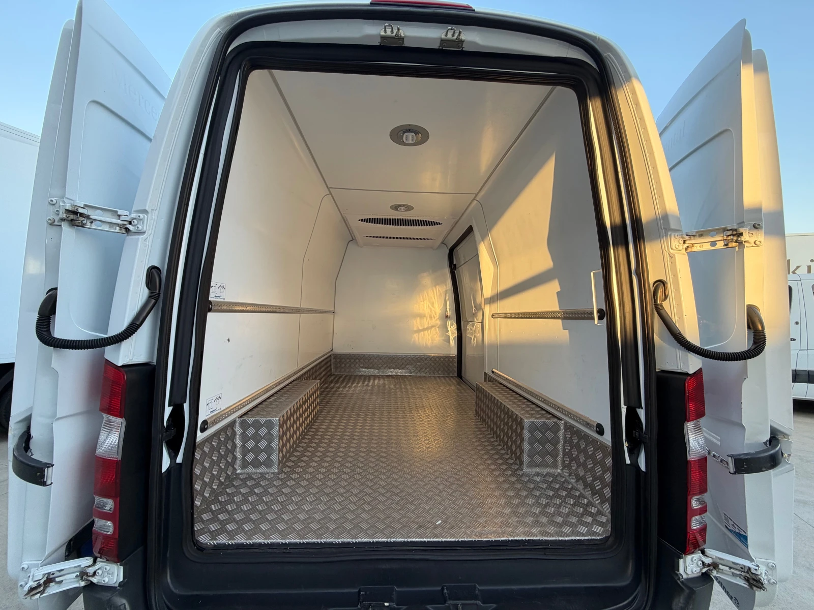 Mercedes-Benz Sprinter 316 EURO6!ХЛАДИЛЕН!ТОПFULL!, снимка 8 - Бусове и автобуси - 53829129